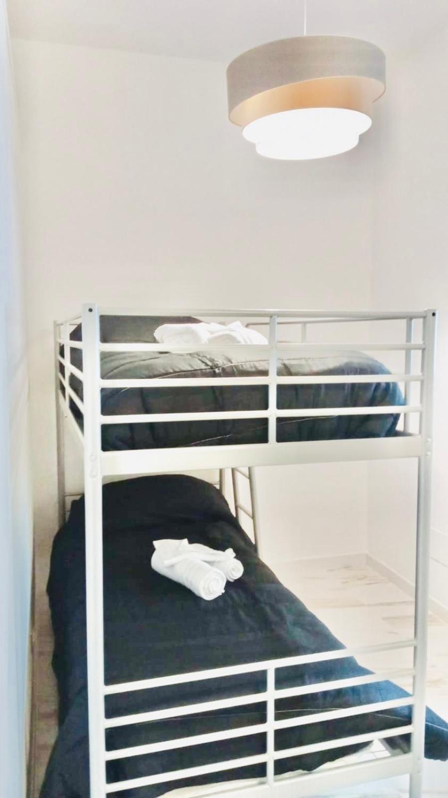 Mada'S Apartment Comfort Bari Luaran gambar